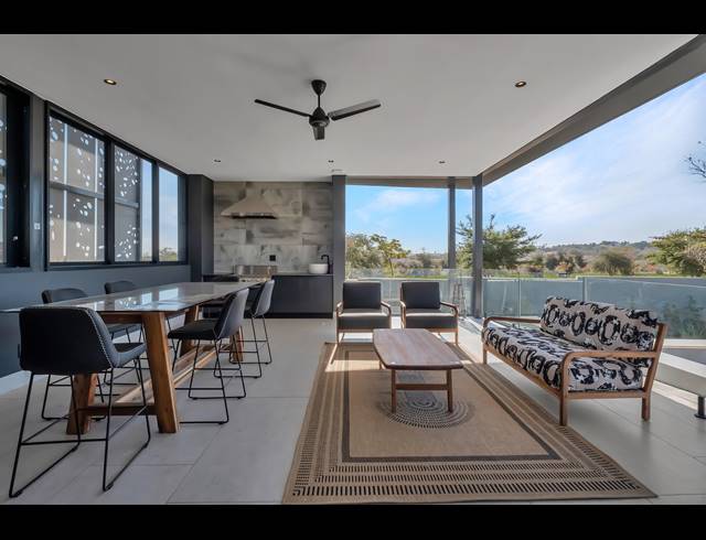 5 BEDROOM HOUSE FOR SALE IN HELDERFONTEIN ESTATE